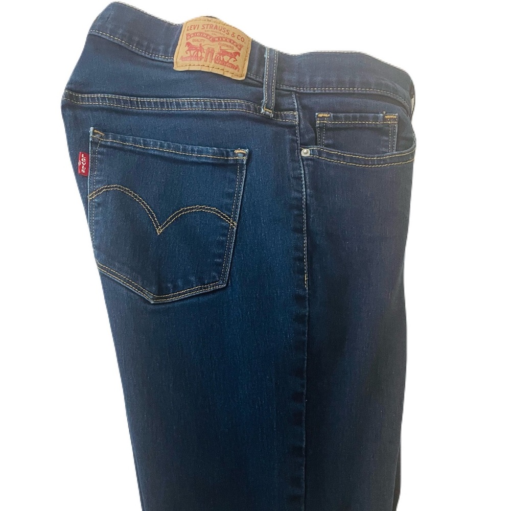 Levi's Women's Deep Indigo Wide Leg Jeans size W 28L30